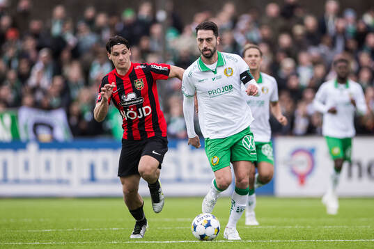 Brommapojkarnas Kevin Ackermann och Hammarbys Nahir Besara