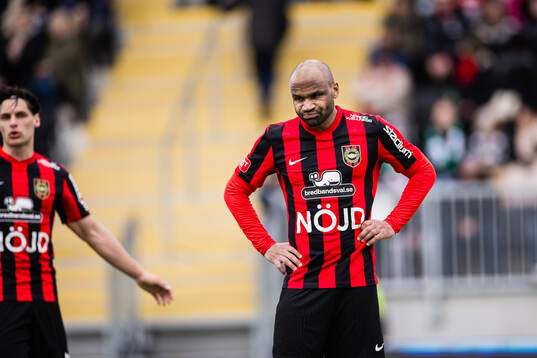 Brommapojkarnas Serge-Junior Martinsson Ngouali deppar