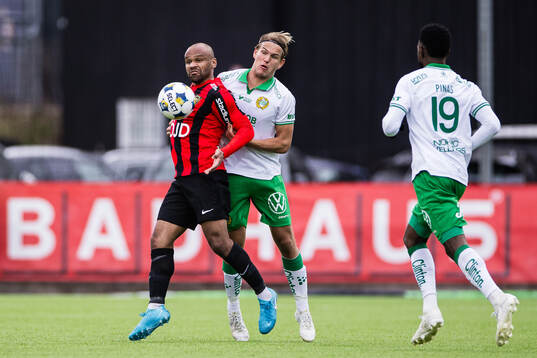 Brommapojkarnas Serge-Junior Martinsson Ngouali och