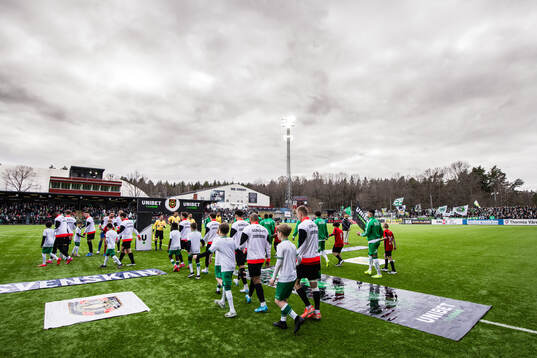 Grimsta IP med Brommapojkarnas och Hammarbys spelare