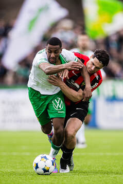 Hammarbys Paulos Abraham och Brommapojkarnas Kevin Ackermann