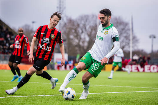 Brommapojkarnas Alex Timossi Andersson och Hammarbys Nahir