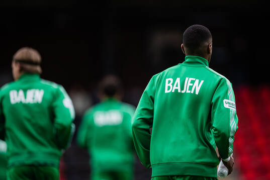 Hammarbys Paulos Abraham med texten Bajen på jackan