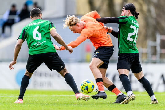 Högaborgs Kamal Barny och Torns Tom Wassholm och
