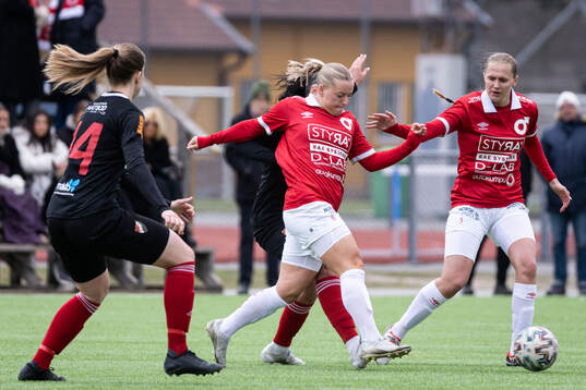 Degerfors IFs Alva Hyttinen och Olivia Neander