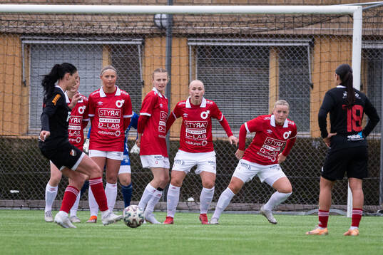 Degerfors IFs Ellen Hultgren, Lova Sandahl, Elin Bengtsson,