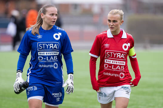 Degerfors IFs målvakt Elin Ekmark och Degerfors IFs Ida