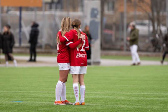 Degerfors IFs Ellen Hultgren och Lova Sandahl