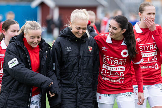 Degerfors IFs Alva Hyttinen, Ida Lilja , och Moa Arlebo