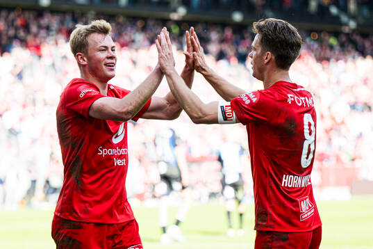 Aune Heggebø of Brann celebrates