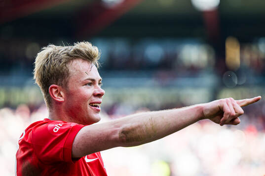 Aune Heggebø of Brann celebrates