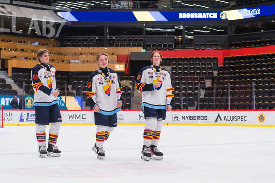 Djurgårdens Theo Antell, Eric Larsson och Melker Wersäll