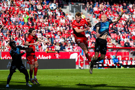 Aune Heggebø of Brann scores the 3-1 goal