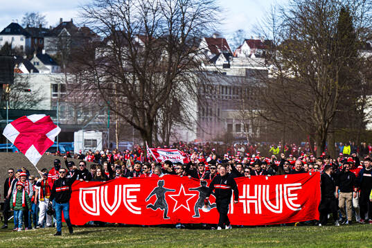 Spectators at Ove Thue-marsjen