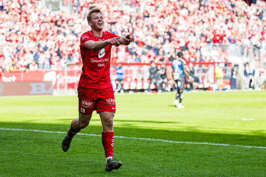 Aune Heggebø of Brann celebrates