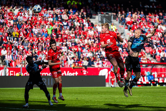Aune Heggebø of Brann scores the 3-1 goal