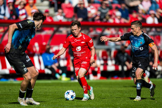 Eggert Aron Gudmundsson of Brann and Ruben Yttergård
