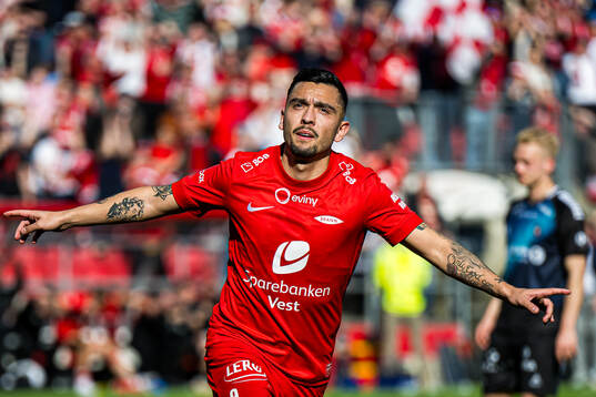 Niklas Castro of Brann celebrates