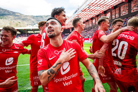 Niklas Castro of Brann celebrates
