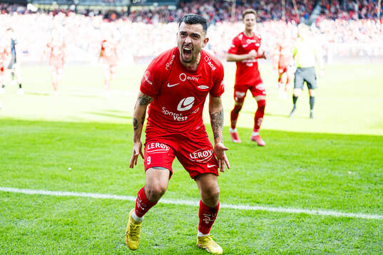 Niklas Castro of Brann celebrates