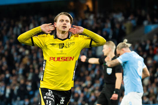 Elfsborgs Simon Hedlund jublar