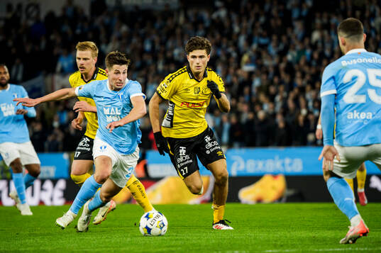Malmö FFs Lasse Berg Johnsen mot Elfsborgs Besfort Zeneli