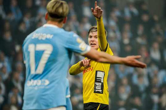Elfsborgs Taylor Silverholt och Malmö FFs Jens Stryger