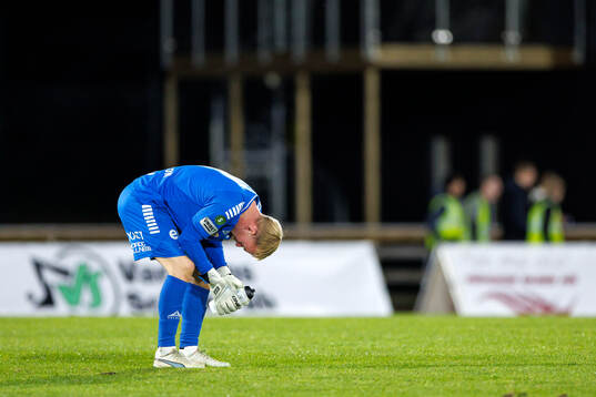 Örebros målvakt Malte Påhlsson deppar