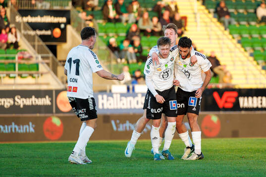 Örebros Linus Alperud jublar