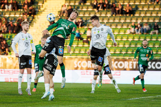 Varbergs Niklas Dahlström och Örebros Erik McCue