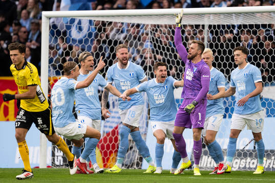 Malmö FFs målvakt Ricardo Schuck Friedrich jublar
