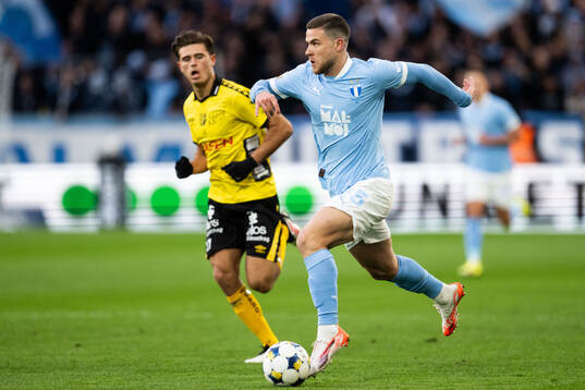 Elfsborgs Besfort Zeneli och Malmö FFs Gabriel Dal Toe