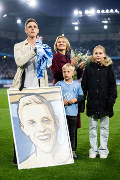 Malmö FFs Sören Rieks tackas av i halvtid av