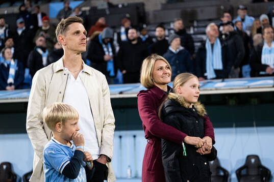 Malmö FFs Sören Rieks tackas av i halvtid av