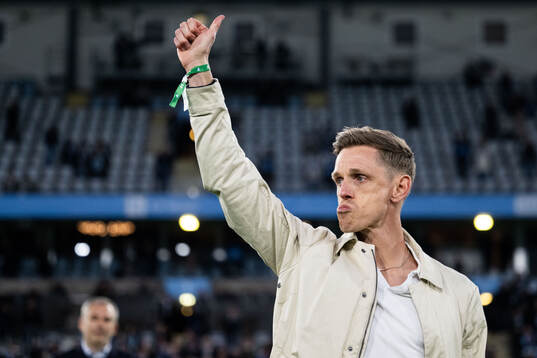 Malmö FFs Sören Rieks tackas av i halvtid av