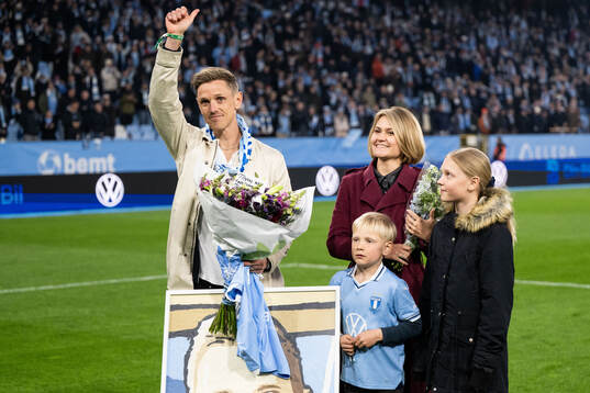 Malmö FFs Sören Rieks tackas av i halvtid av