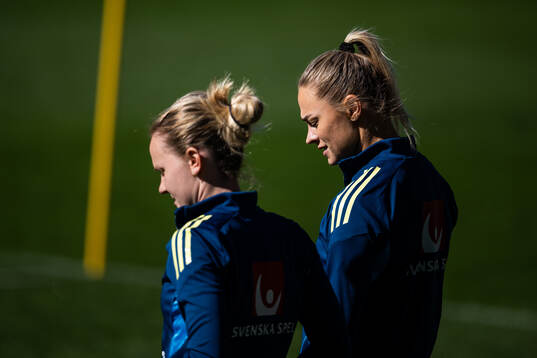 Matilda Vinberg and Fridolina Rolfö of the Swedish women's