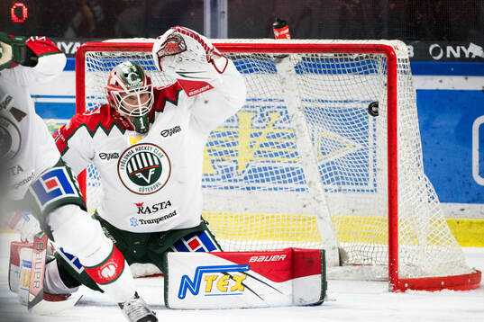 Frölundas målvakt Lars Johansson släpper in 1-3