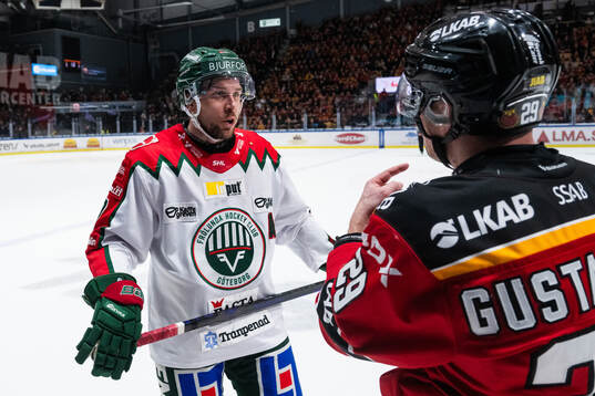 Frölundas Henrik Tömmernes och Luleås Erik Gustafsson