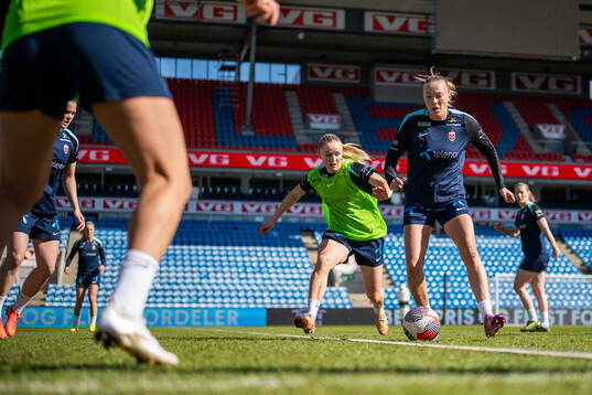 Anna Langås Jøsendal and Synne Sofie Kinden Jensen of the