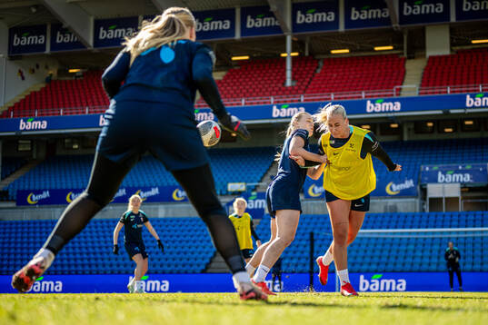 Mathilde Harviken and Cathinka Tandberg of the Norwegian