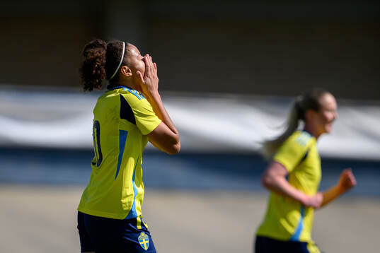 Felicia Schröder of Sweden looks dejected