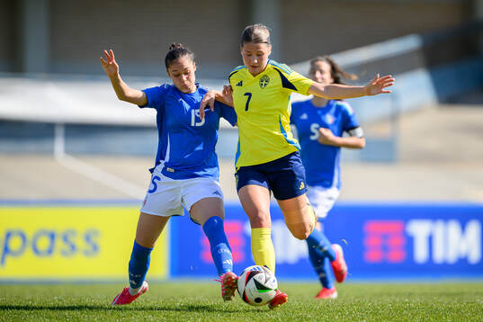 Emma Lombardi of Italy and Novalie Jensen of Sweden