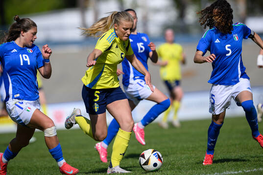 Smilla Holmberg of Sweden