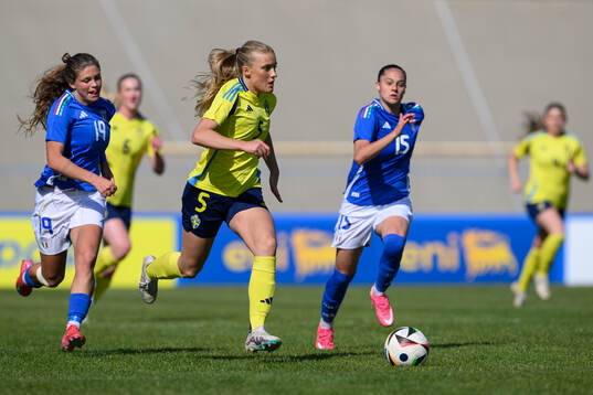 Smilla Holmberg of Sweden