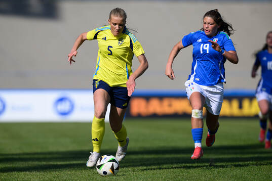 Smilla Holmberg of Sweden