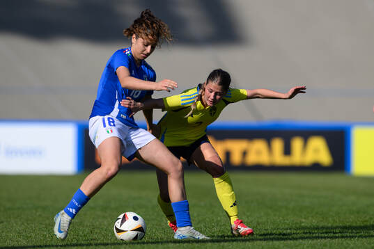 Novalie Jensen of Sweden and Rosanna Ventriglia of Italy