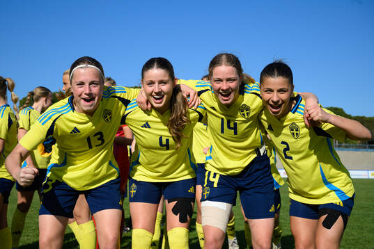 Emma Broddheimer, Emma Holmqvist , Hannah Sjödahl and