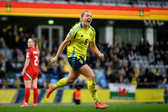 Magdalena Eriksson of Sweden celebrates the 1-0 goal
