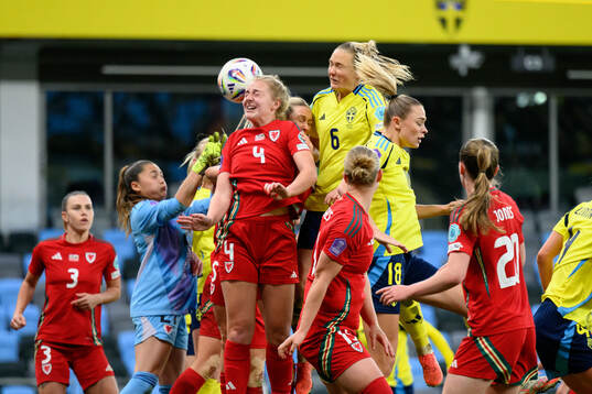 Magdalena Eriksson of Sweden scores the 1-0 goal
